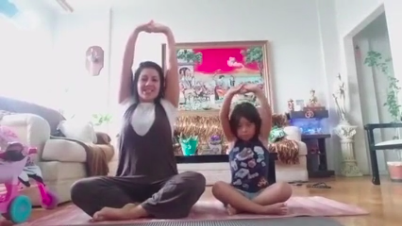 Aula de Yoga da Baby House